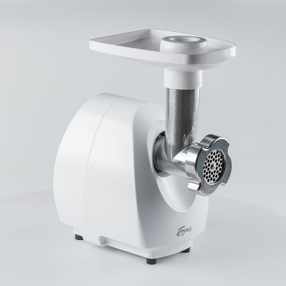 Электромясорубка «Аксион Бриз» с саблевидным ножом, защитой от перегрева и насадками для фарша, колбас и кеббе