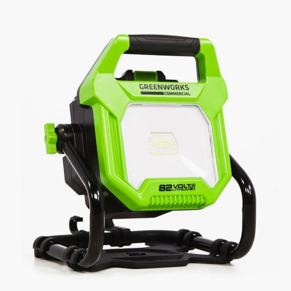 Фонарь-прожектор Greenworks G82WLH с гибридной системой питания, диодами GreenFlare и подставкой GreenShift