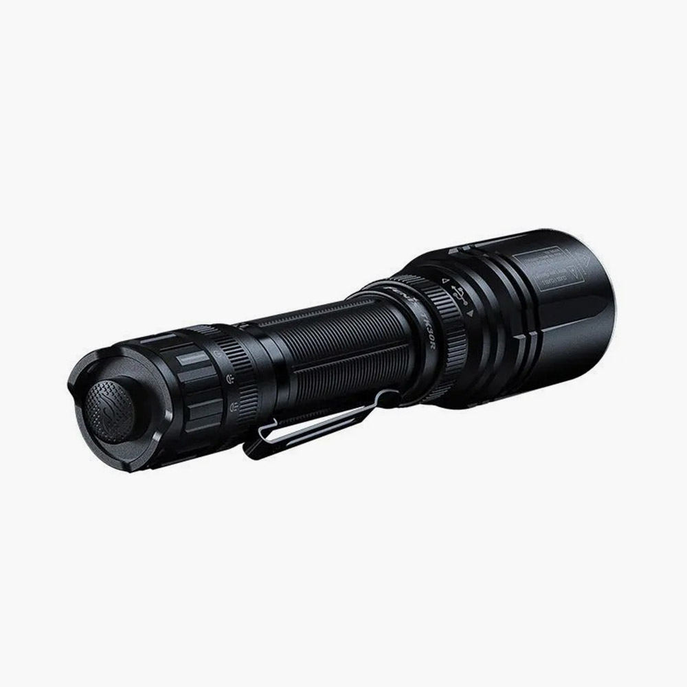Тактический фонарь Fenix TK30R - луч света на расстояние до 1,5 километра
