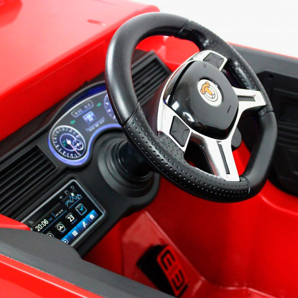 Детский пожарный электромобиль RiverToys A555AA Firefighter c дистанционной системой управления, медиапанелью и набором игрушек