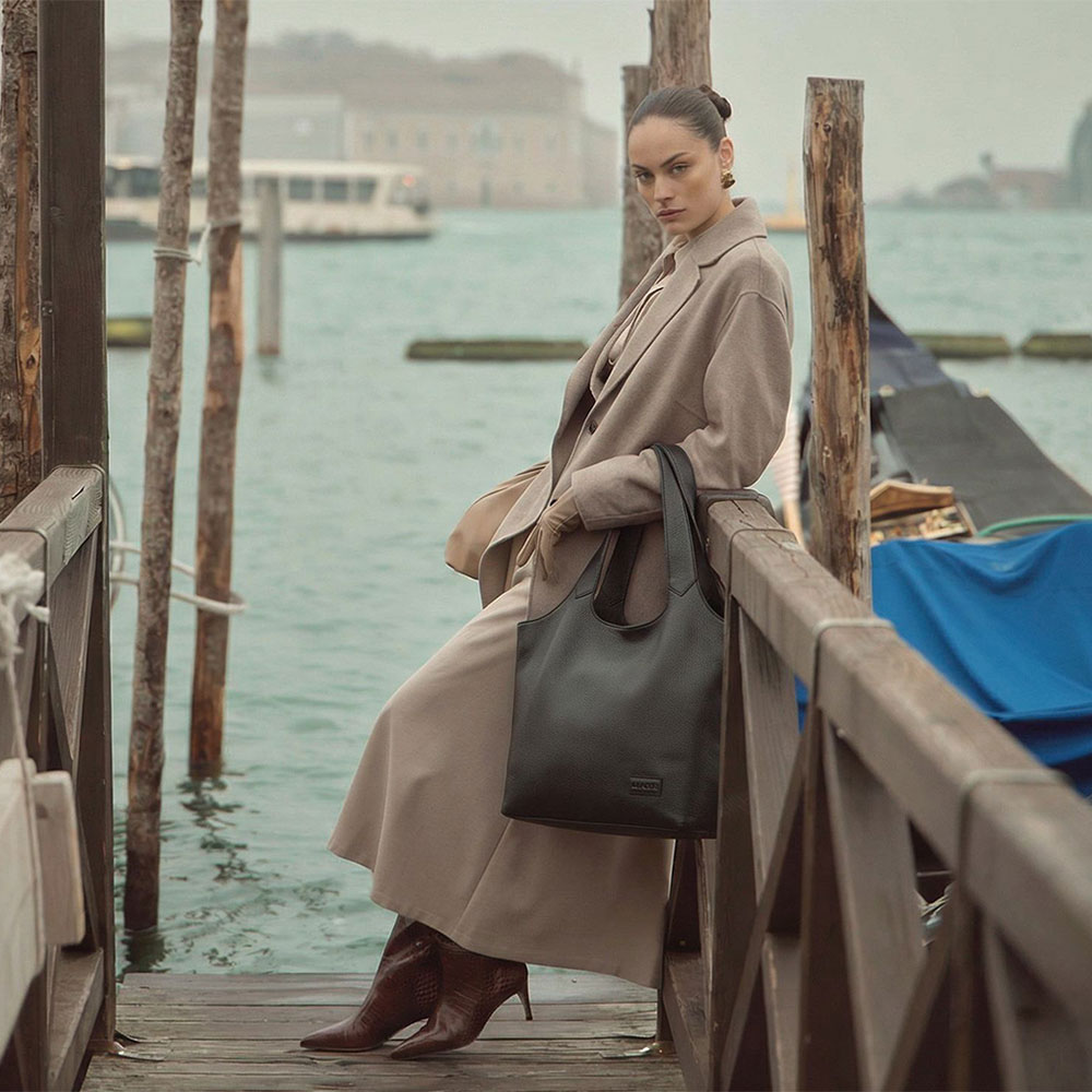 Сумка-шоппер Bugatti Elsa Shopper 49461001 — стиль и функциональность на каждый день